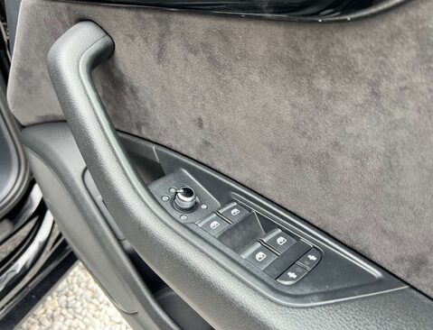 Audi A4 2.0 A4 Black Edition 40 TFSI Semi-Auto 4dr 20