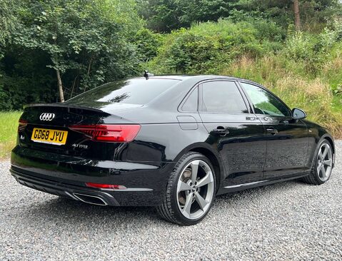 Audi A4 2.0 A4 Black Edition 40 TFSI Semi-Auto 4dr 2