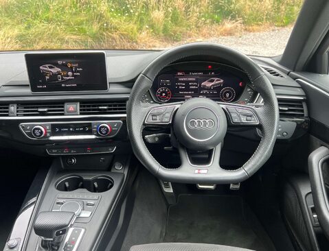Audi A4 2.0 A4 Black Edition 40 TFSI Semi-Auto 4dr 28