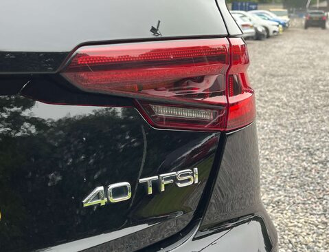Audi A4 2.0 A4 Black Edition 40 TFSI Semi-Auto 4dr 10