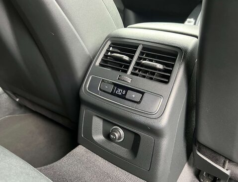 Audi A4 2.0 A4 Black Edition 40 TFSI Semi-Auto 4dr 12