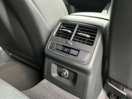 Audi A4 2.0 A4 Black Edition 40 TFSI Semi-Auto 4dr 12