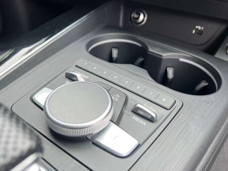 Audi A4 2.0 A4 Black Edition 40 TFSI Semi-Auto 4dr 35