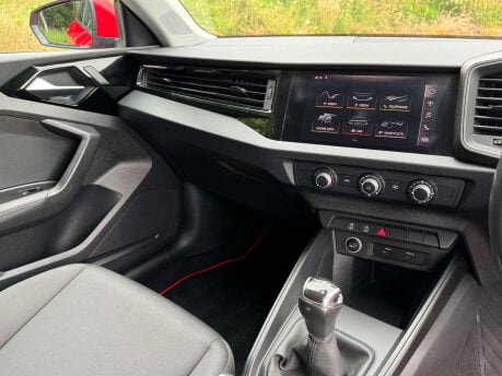 Audi A1 1.0 A1 Sportback 30 TFSI SE 5dr 39