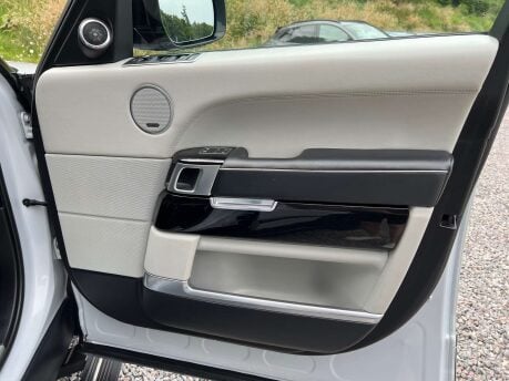 Land Rover Range Rover 4.4 Range Rover Overfinch Autobiography SDV8 Auto 4WD 5dr 35