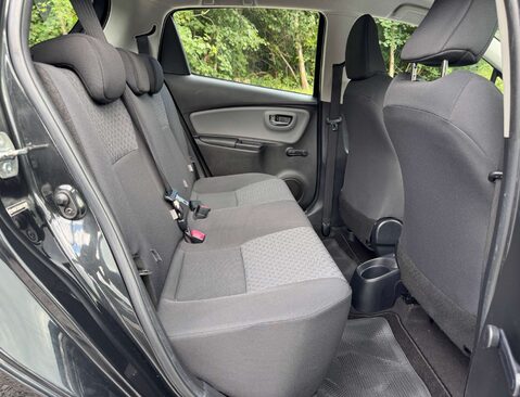 Toyota Yaris 1.0 Yaris Icon VVT-I 5dr 31
