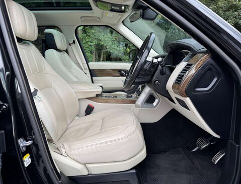 Land Rover Range Rover 3.0 Range Rover Vogue TDV6 Auto 4WD 5dr 19
