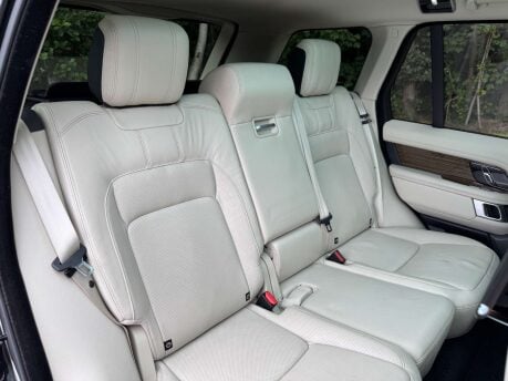 Land Rover Range Rover 3.0 Range Rover Vogue TDV6 Auto 4WD 5dr 36
