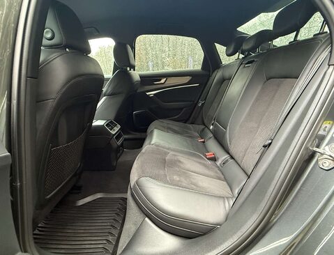 Audi A6 2.0 A6 Black Edition 40 TDI Semi-Auto 4dr 44