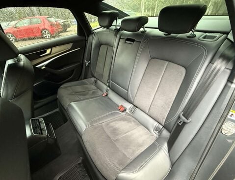 Audi A6 2.0 A6 Black Edition 40 TDI Semi-Auto 4dr 41