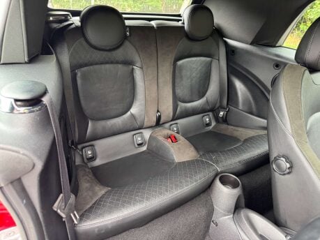 Mini Convertible 1.5 Cooper 2dr 34