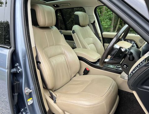 Land Rover Range Rover 4.4 Range Rover Vogue SE SDV8 Auto 4WD 5dr 32