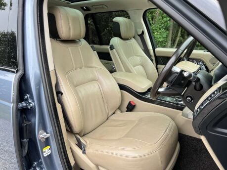 Land Rover Range Rover 4.4 Range Rover Vogue SE SDV8 Auto 4WD 5dr 32
