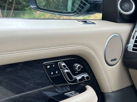 Land Rover Range Rover 4.4 Range Rover Vogue SE SDV8 Auto 4WD 5dr 35