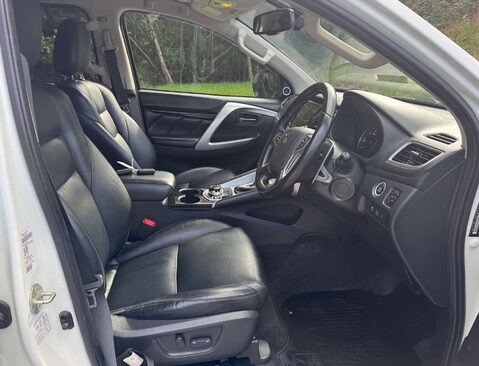 Mitsubishi Shogun Sport 2.4 Shogun Sport DI-D 4 Auto 4WD 5dr 23