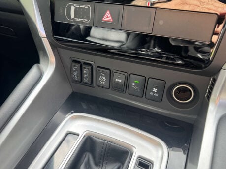 Mitsubishi Shogun Sport 2.4 Shogun Sport DI-D 4 Auto 4WD 5dr 30