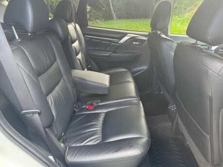Mitsubishi Shogun Sport 2.4 Shogun Sport DI-D 4 Auto 4WD 5dr 17