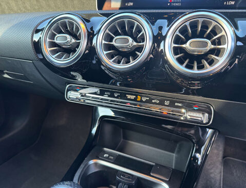 Mercedes-Benz A Class 1.3 A 180 AMG Line Premium 5dr 27