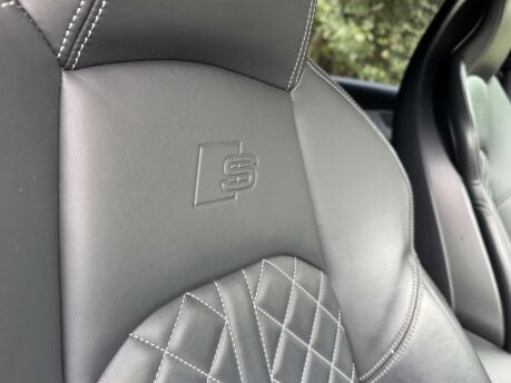 Audi A4 3.0 S4 TFSI Quattro Auto 4WD 5dr 31