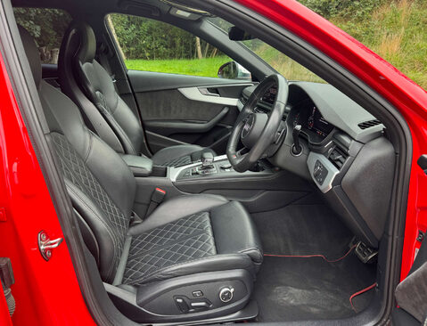 Audi A4 3.0 S4 TFSI Quattro Auto 4WD 5dr 27