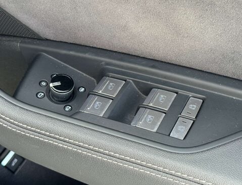 Audi E-Tron e-tron Black Edition 50 Quattro 4WD 5dr 31