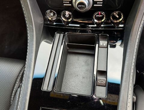 Aston Martin DB9 5.9 DB9 V12 Auto 2dr 42