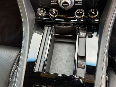 Aston Martin DB9 5.9 DB9 V12 Auto 2dr 42