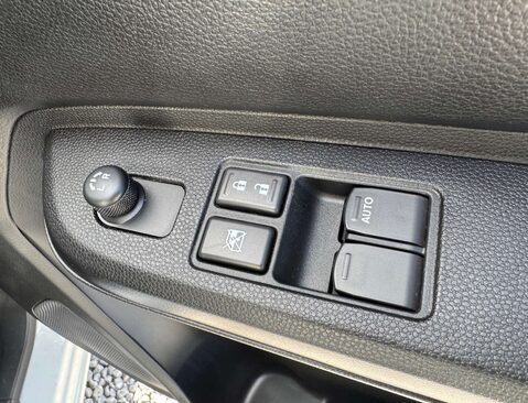 Suzuki Ignis 1.2 Ignis SZ3 DualJet MHEV 5dr 29