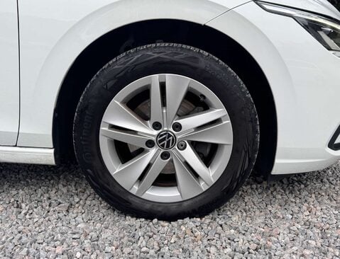 Volkswagen Golf 1.5 Golf Life TSi 5dr 8
