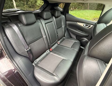 Nissan Qashqai 1.2 Qashqai Tekna DiG-T 5dr 33