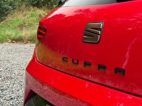 SEAT Leon 2.0 Leon Cupra Luxury 290 TSi Semi-Auto 5dr 10