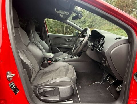 SEAT Leon 2.0 Leon Cupra Luxury 290 TSi Semi-Auto 5dr 25