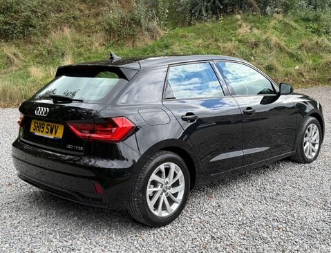 Audi A1 1.0 A1 Sportback 30 TFSI Sport Semi-Auto 5dr 3