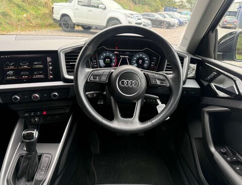 Audi A1 1.0 A1 Sportback 30 TFSI Sport Semi-Auto 5dr 31