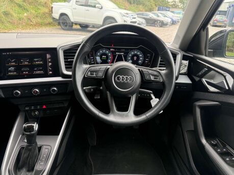 Audi A1 1.0 A1 Sportback 30 TFSI Sport Semi-Auto 5dr 31