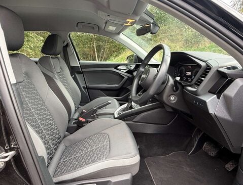Audi A1 1.0 A1 Sportback 30 TFSI Sport Semi-Auto 5dr 19