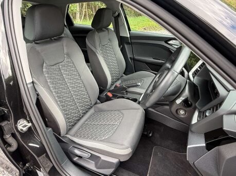 Audi A1 1.0 A1 Sportback 30 TFSI Sport Semi-Auto 5dr 18