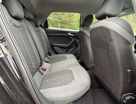 Audi A1 1.0 A1 Sportback 30 TFSI Sport Semi-Auto 5dr 16