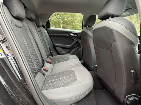 Audi A1 1.0 A1 Sportback 30 TFSI Sport Semi-Auto 5dr 16