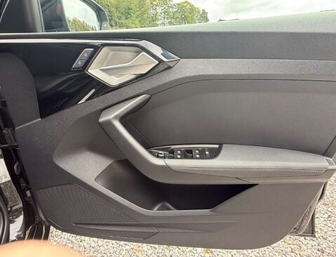 Audi A1 1.0 A1 Sportback 30 TFSI Sport Semi-Auto 5dr 21