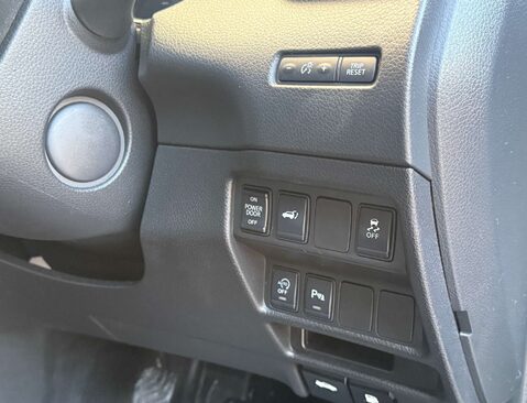 Nissan X-Trail 1.6 X-Trail Tekna DiG-T 5dr 28