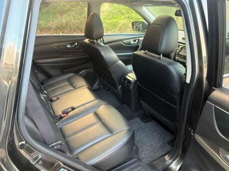 Nissan X-Trail 1.6 X-Trail Tekna DiG-T 5dr 12