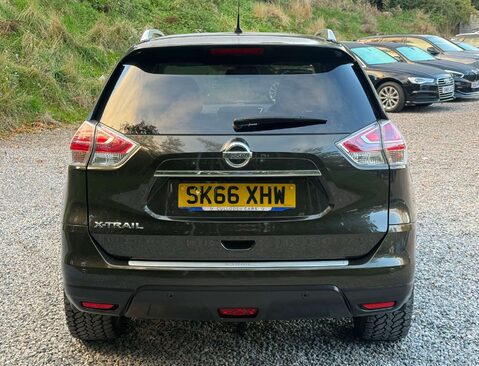 Nissan X-Trail 1.6 X-Trail Tekna DiG-T 5dr 4