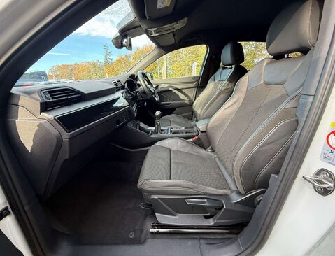 Audi Q3 1.5 TFSI CoD 35 Black Edition Sportback 5dr Petrol Manual Euro 6 (s/s) (150 34