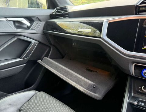 Audi Q3 1.5 TFSI CoD 35 Black Edition Sportback 5dr Petrol Manual Euro 6 (s/s) (150 42