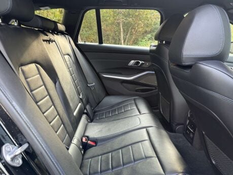 BMW 3 Series 2.0 320d xDrive M Sport Auto 4WD 5dr 35