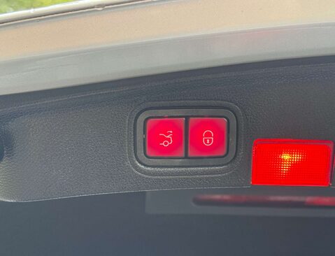 Mercedes-Benz C Class 2.1 C 250 AMG Line Premium D Auto 2dr 21