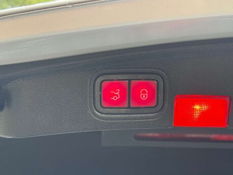 Mercedes-Benz C Class 2.1 C 250 AMG Line Premium D Auto 2dr 21