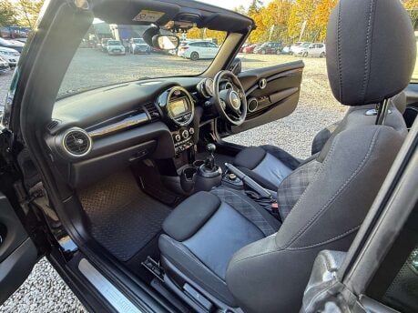 Mini Convertible 1.5 Cooper 2dr 25