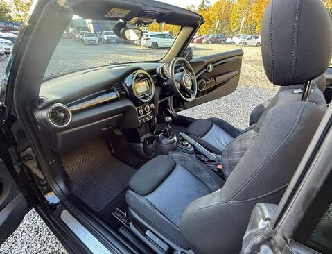 Mini Convertible 1.5 Cooper 2dr 25